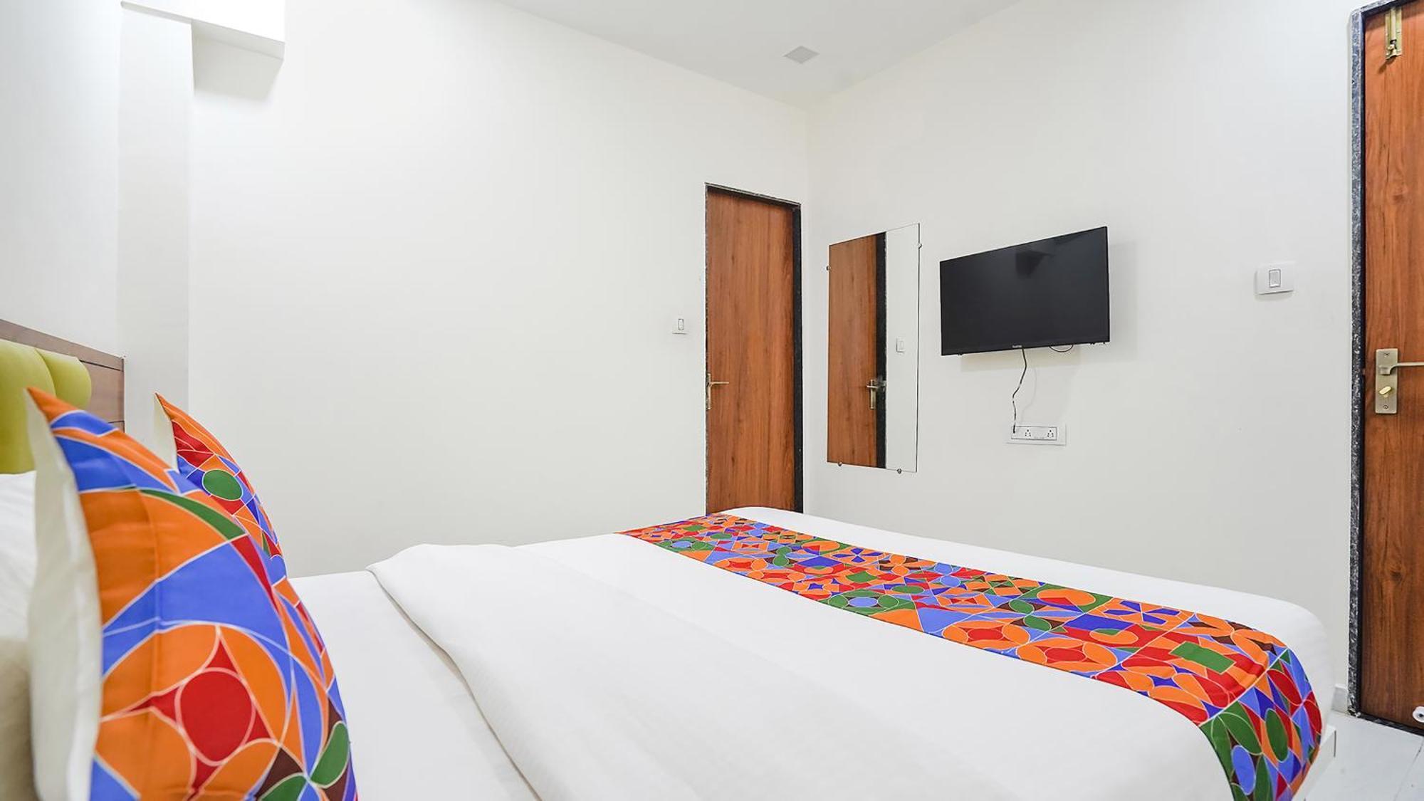Fabhotel Vishala In Ahmedabad Esterno foto