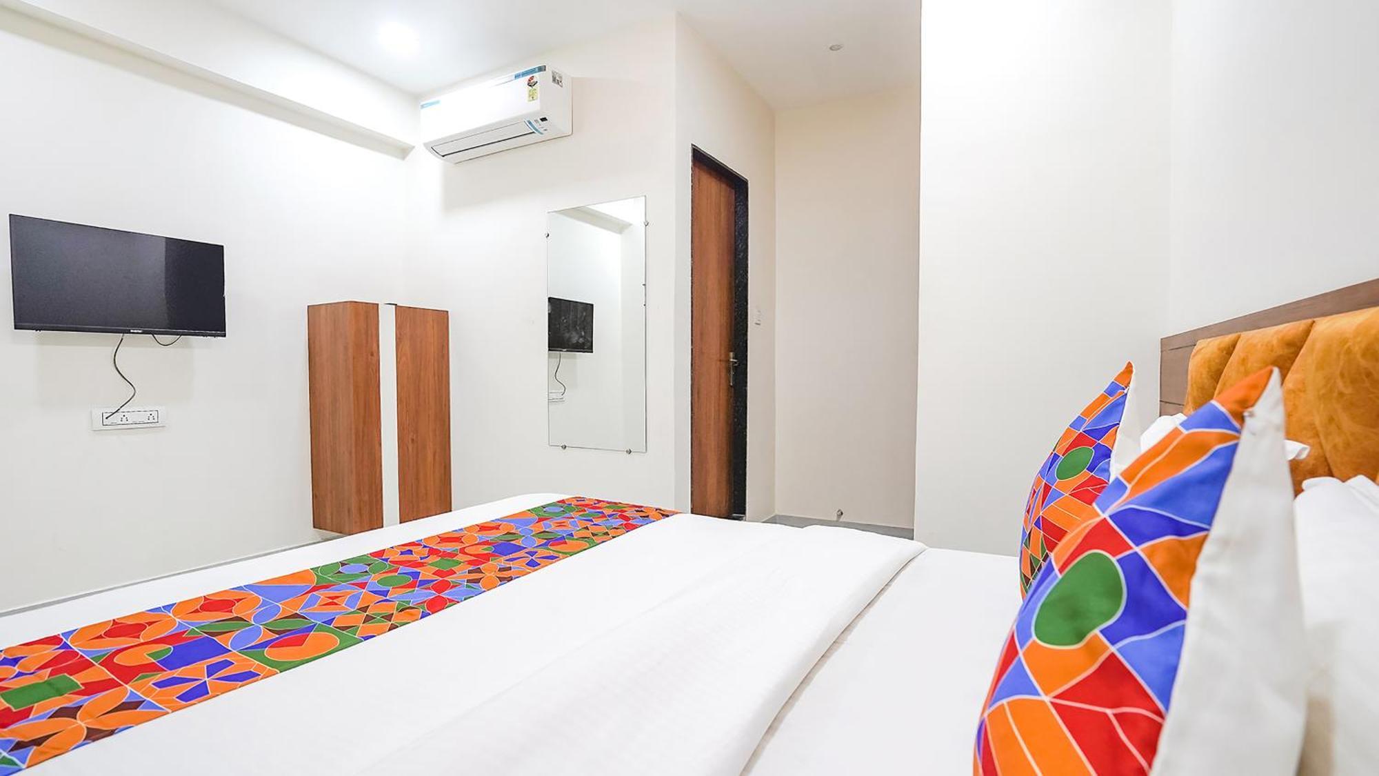 Fabhotel Vishala In Ahmedabad Esterno foto