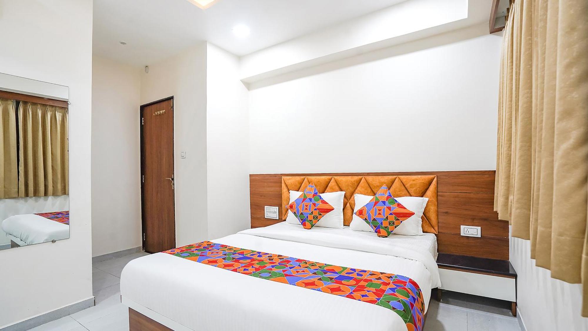 Fabhotel Vishala In Ahmedabad Esterno foto