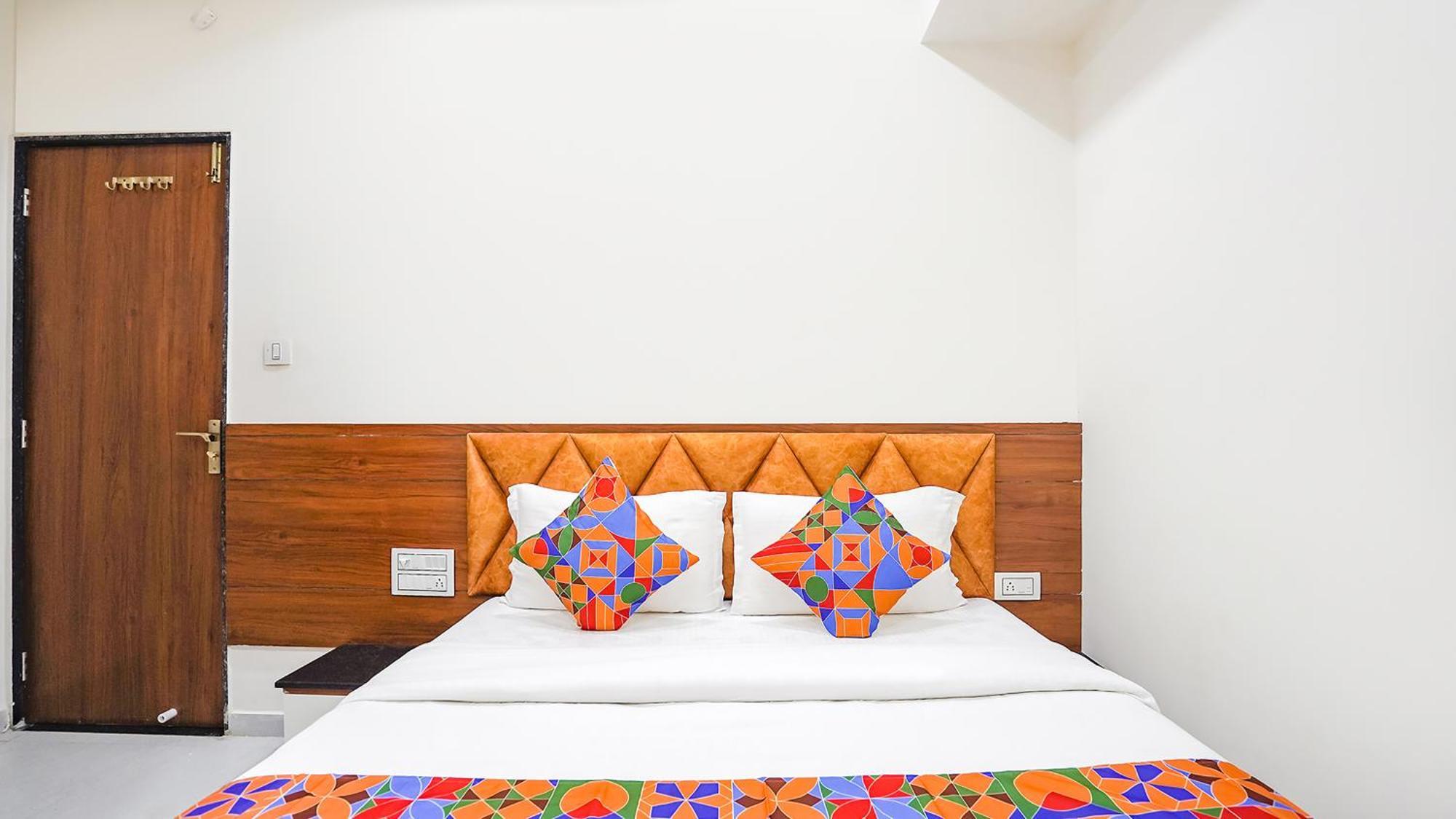 Fabhotel Vishala In Ahmedabad Esterno foto